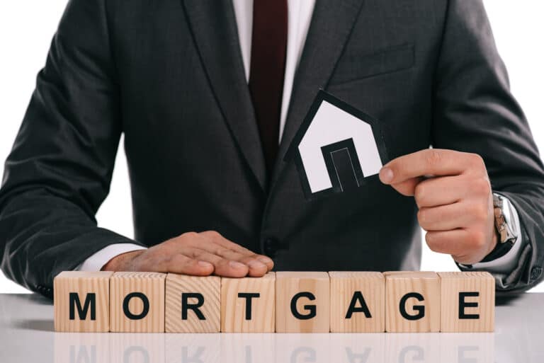 How to identify and use a mortgage broker